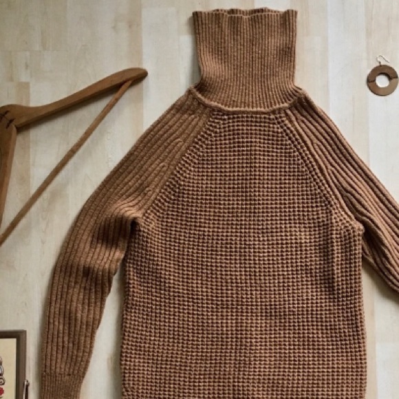 Lord & Taylor Sweaters - Lord & Taylor textured camel turtleneck sweater XS